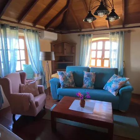 Apartamento In El Tanque With Garden, Cleaning Included *