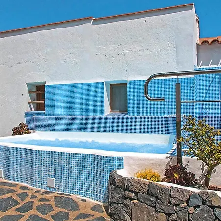 In El Tanque With Garden, Cleaning Included Apartamento Las Cruces (Canary)