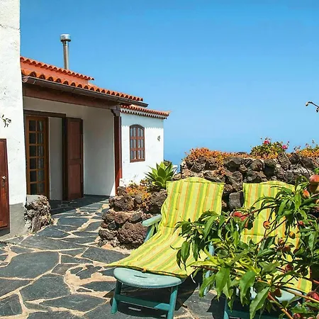 Apartamento In El Tanque With Garden, Cleaning Included