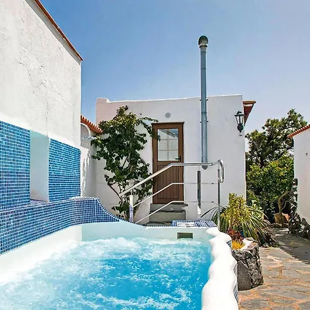 In El Tanque With Garden, Cleaning Included Las Cruces (Canary)